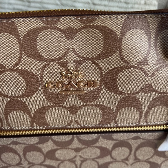 COACH LARGE Gallery Tote In Signature Canvas BRAND NEW WITH TAGS - Picture 9 of 11